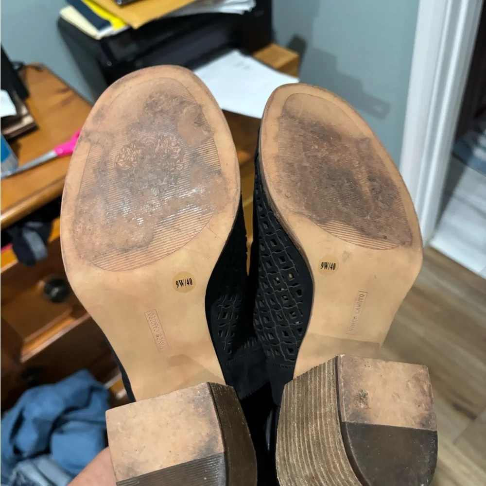 Vince Camuto Leather Kanito Black 3 1/2” Block Heel Sandals, Sz 9W - Picture 4 of 4